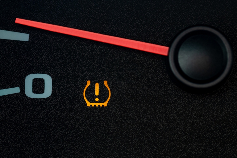 Low tire pressure warning light