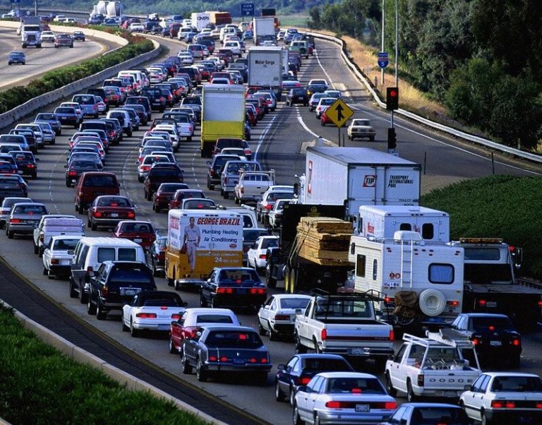 bumper to bumper traffic on the highway